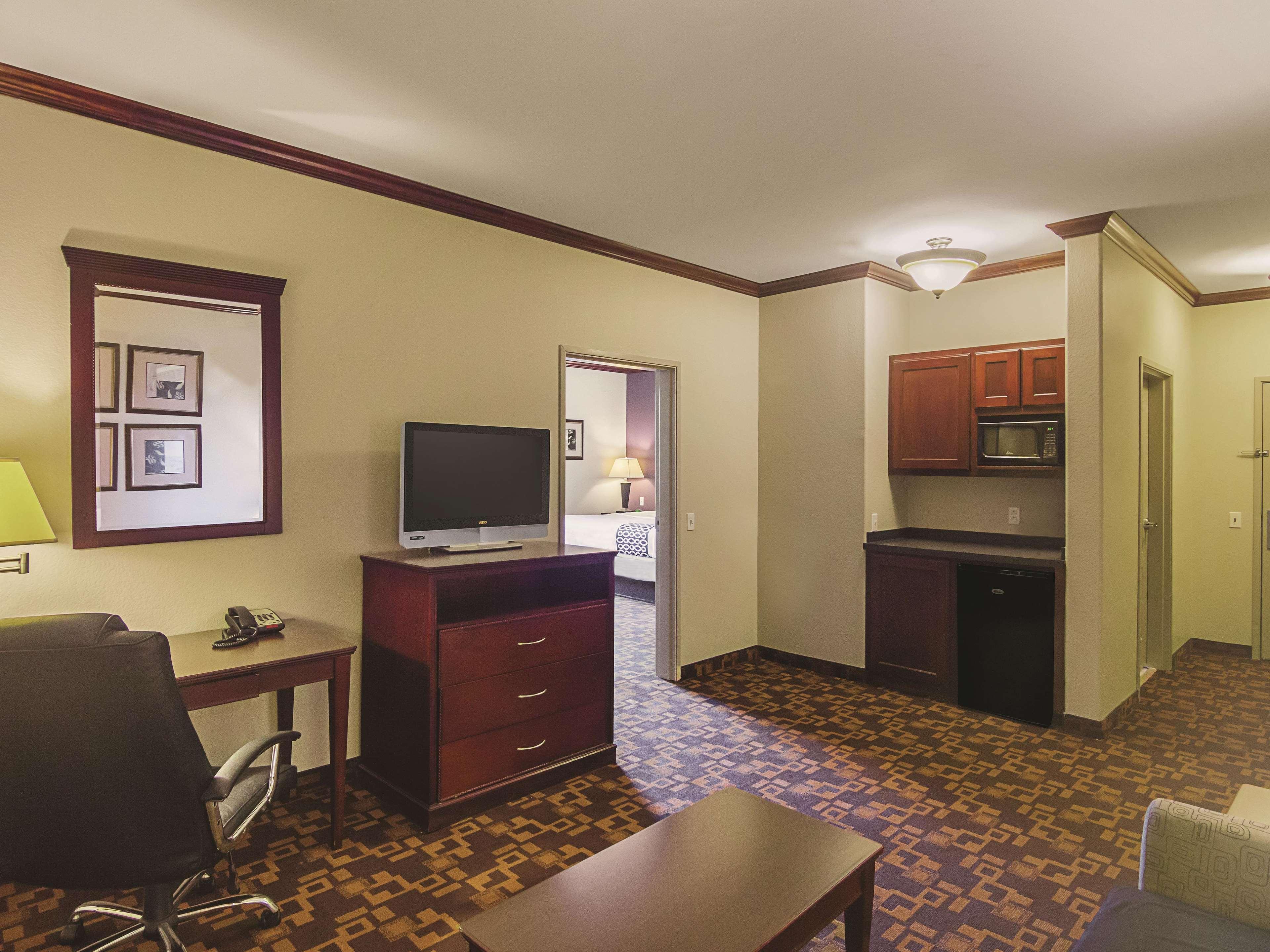 La Quinta By Wyndham Lindale Hotell Exteriör bild