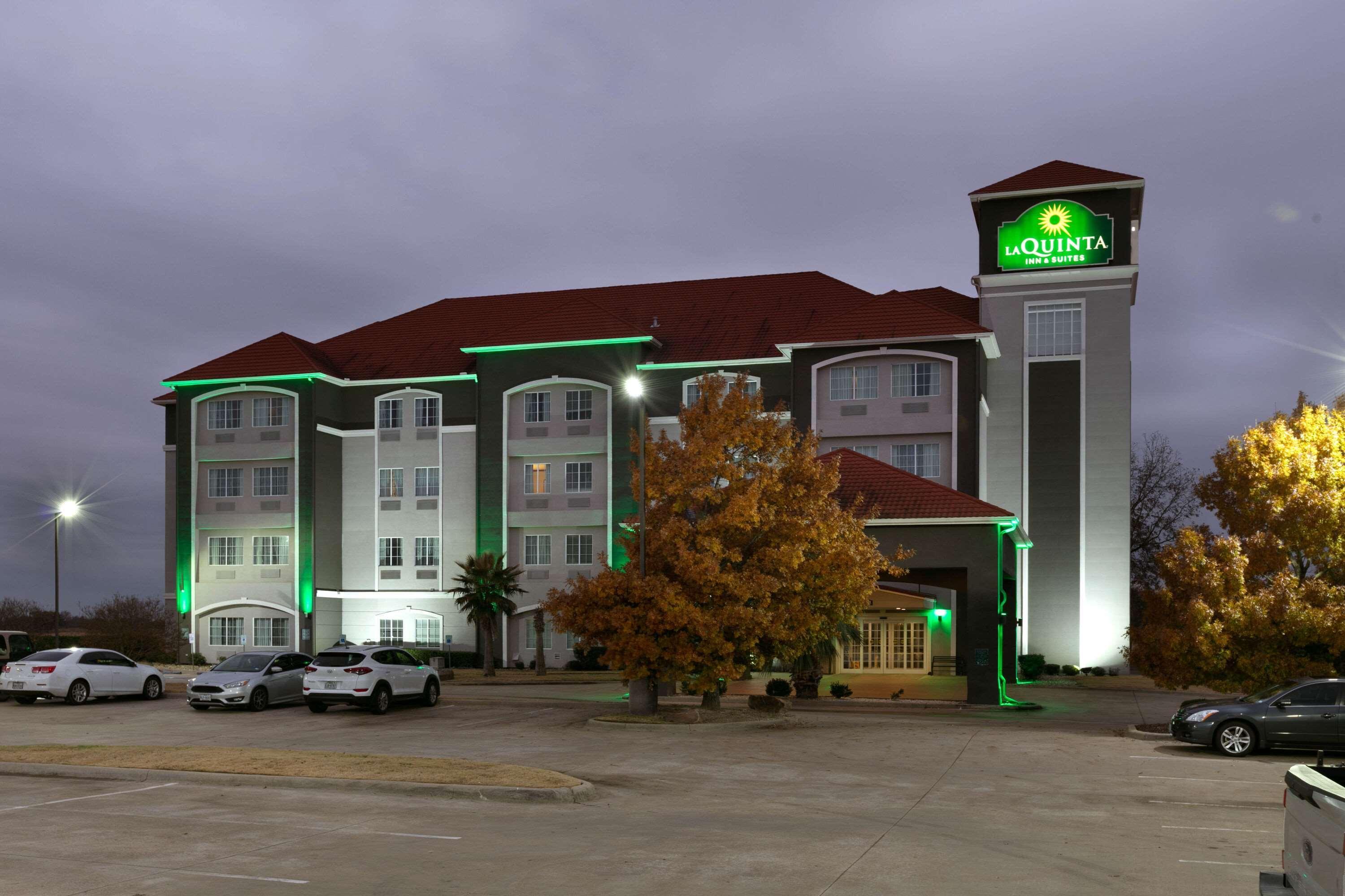 La Quinta By Wyndham Lindale Hotell Exteriör bild