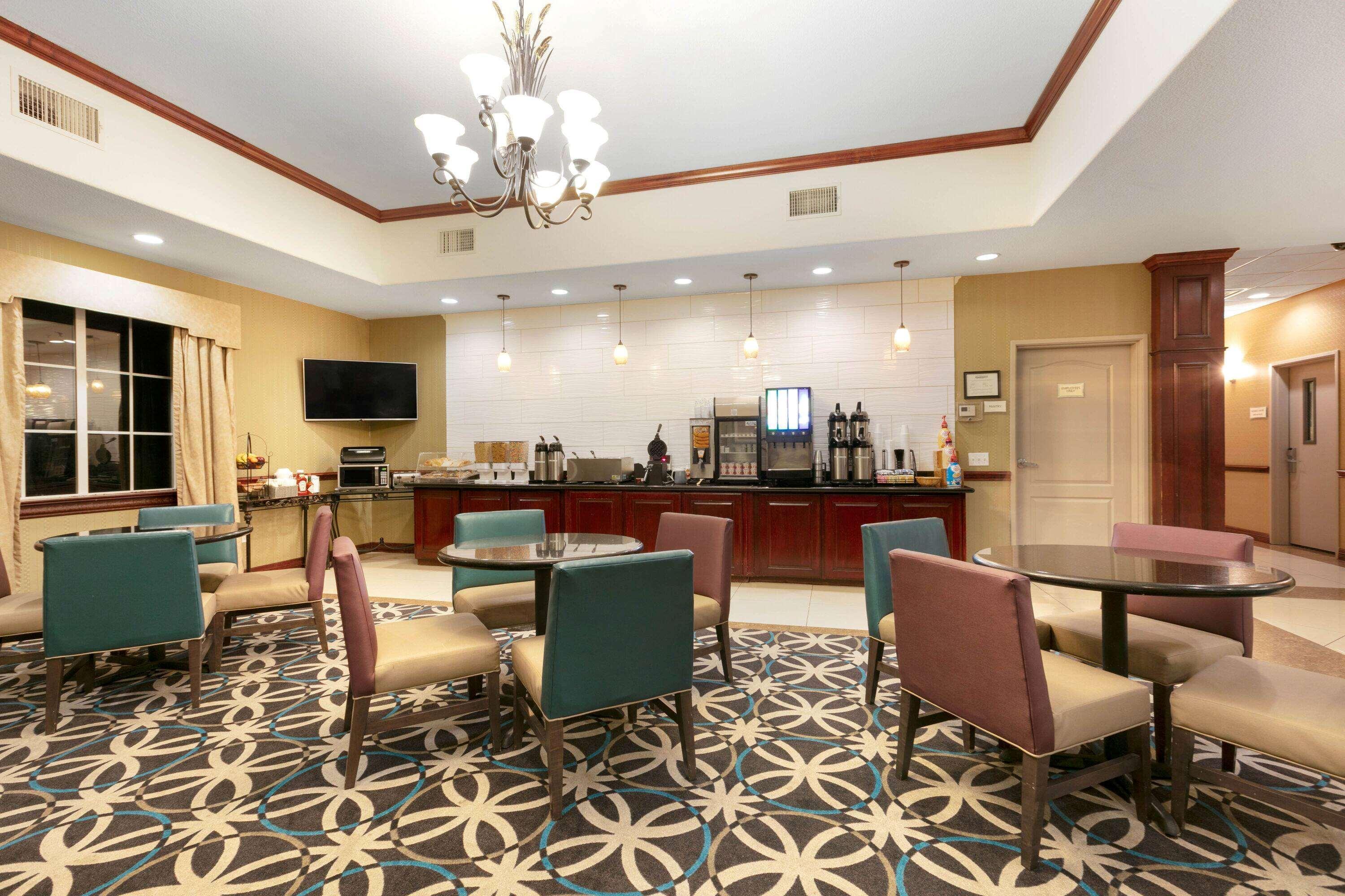 La Quinta By Wyndham Lindale Hotell Exteriör bild