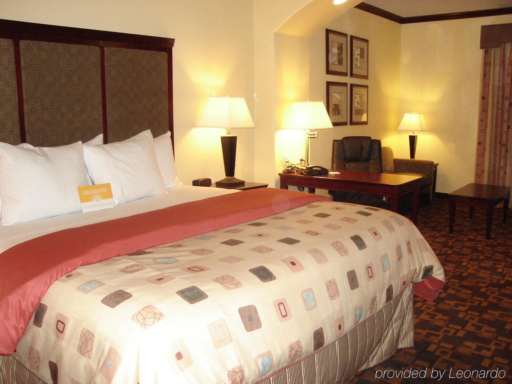 La Quinta By Wyndham Lindale Hotell Exteriör bild